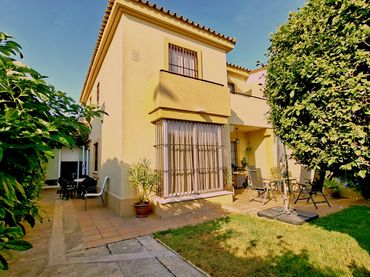 Casa adosada en  Calle José Ortega y Gasset 6 - Foto 1