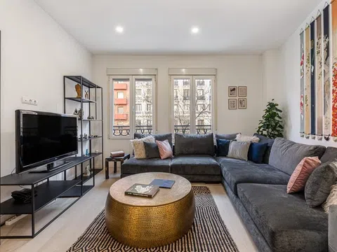 Piso en calle Alcalá, 175