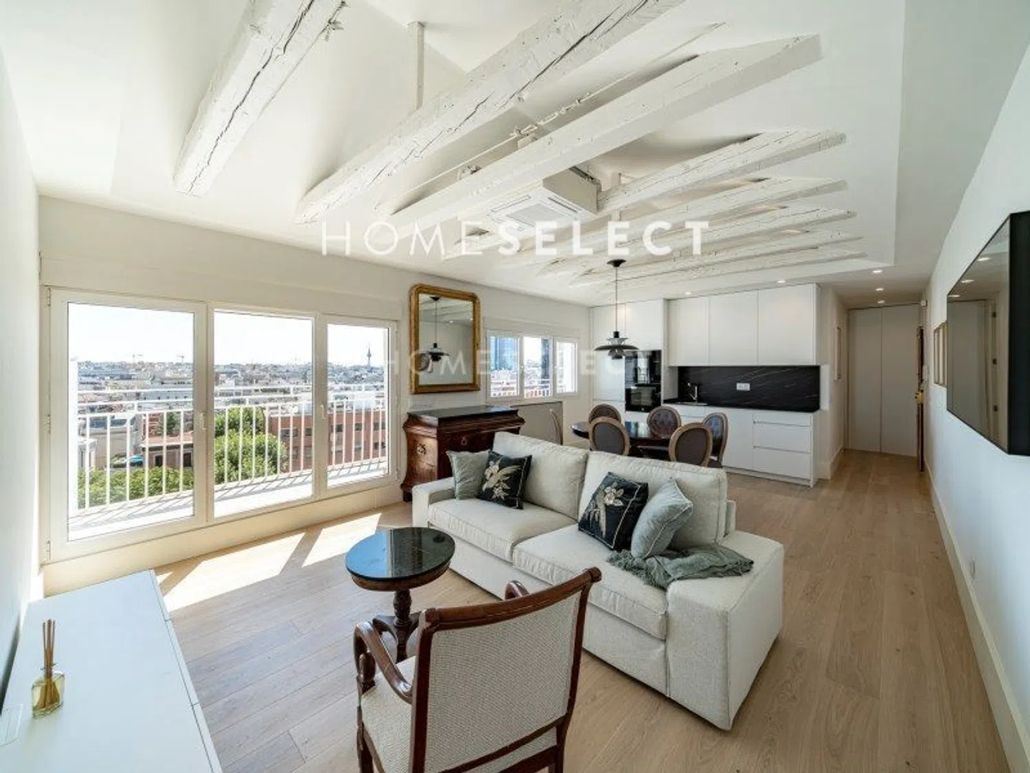 Ático en plaza de Alonso Martínez - Foto 1