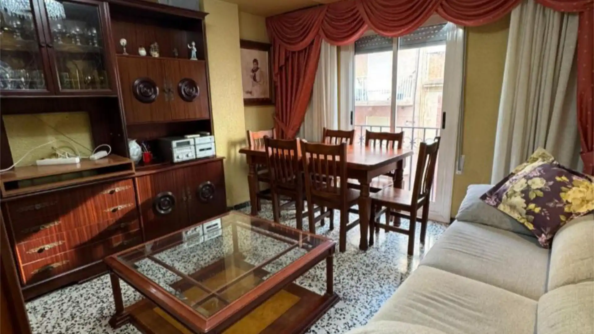 Piso en  Carrer Martín de Torres 18 - Foto 2