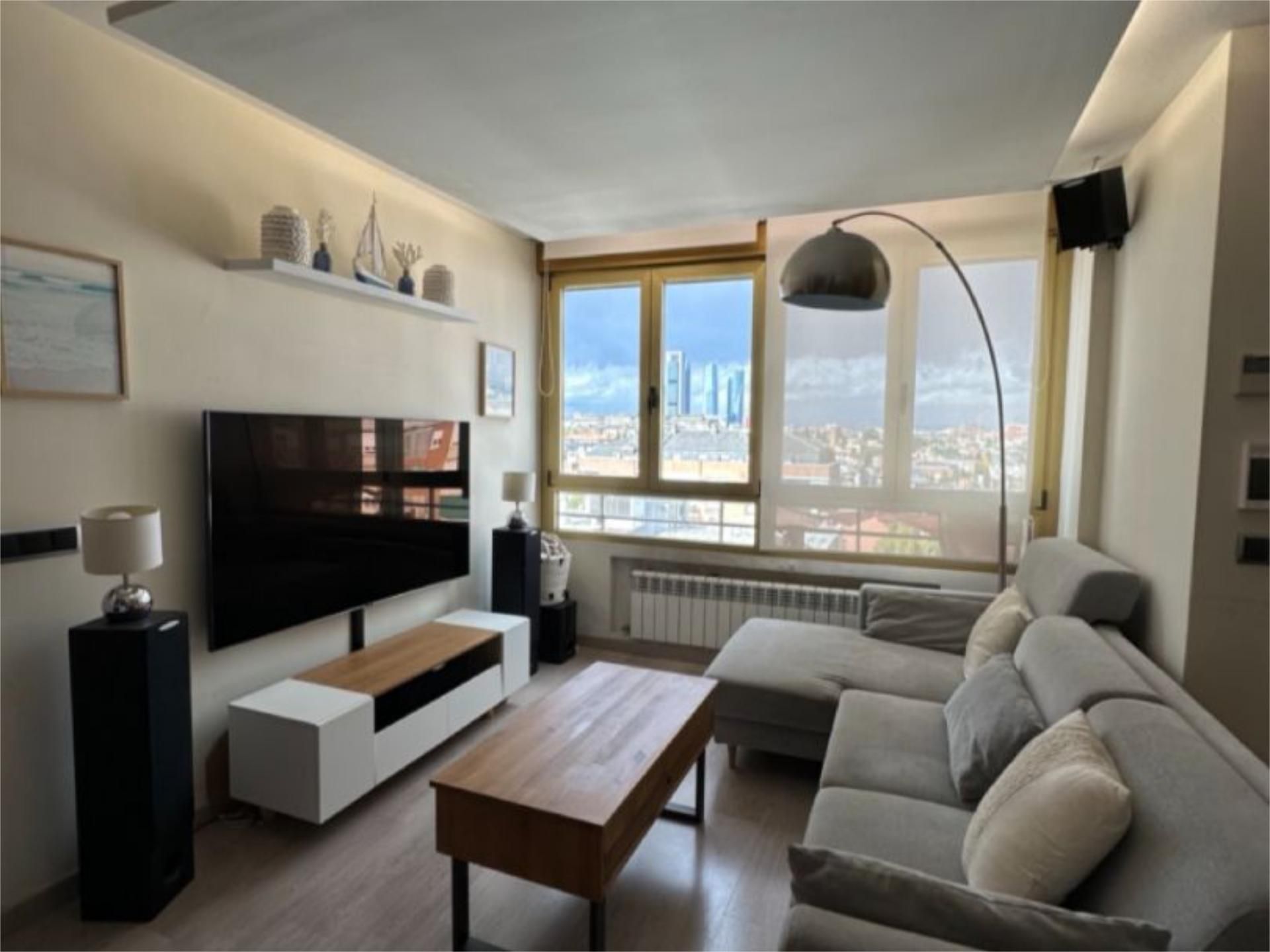 Piso en  Avenida de Alberto de Alcocer 48 - Foto 1