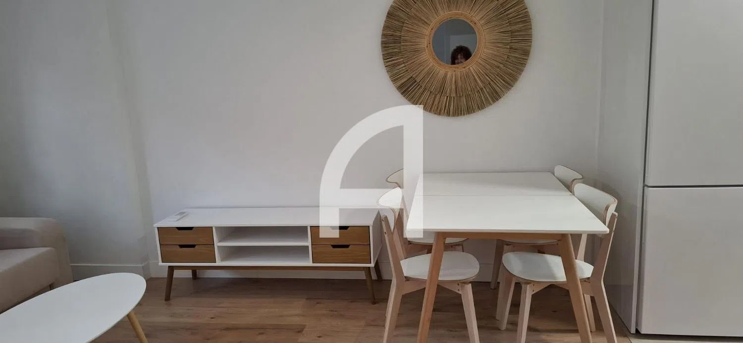 Piso en avenida de Menéndez Pelayo - Foto 1