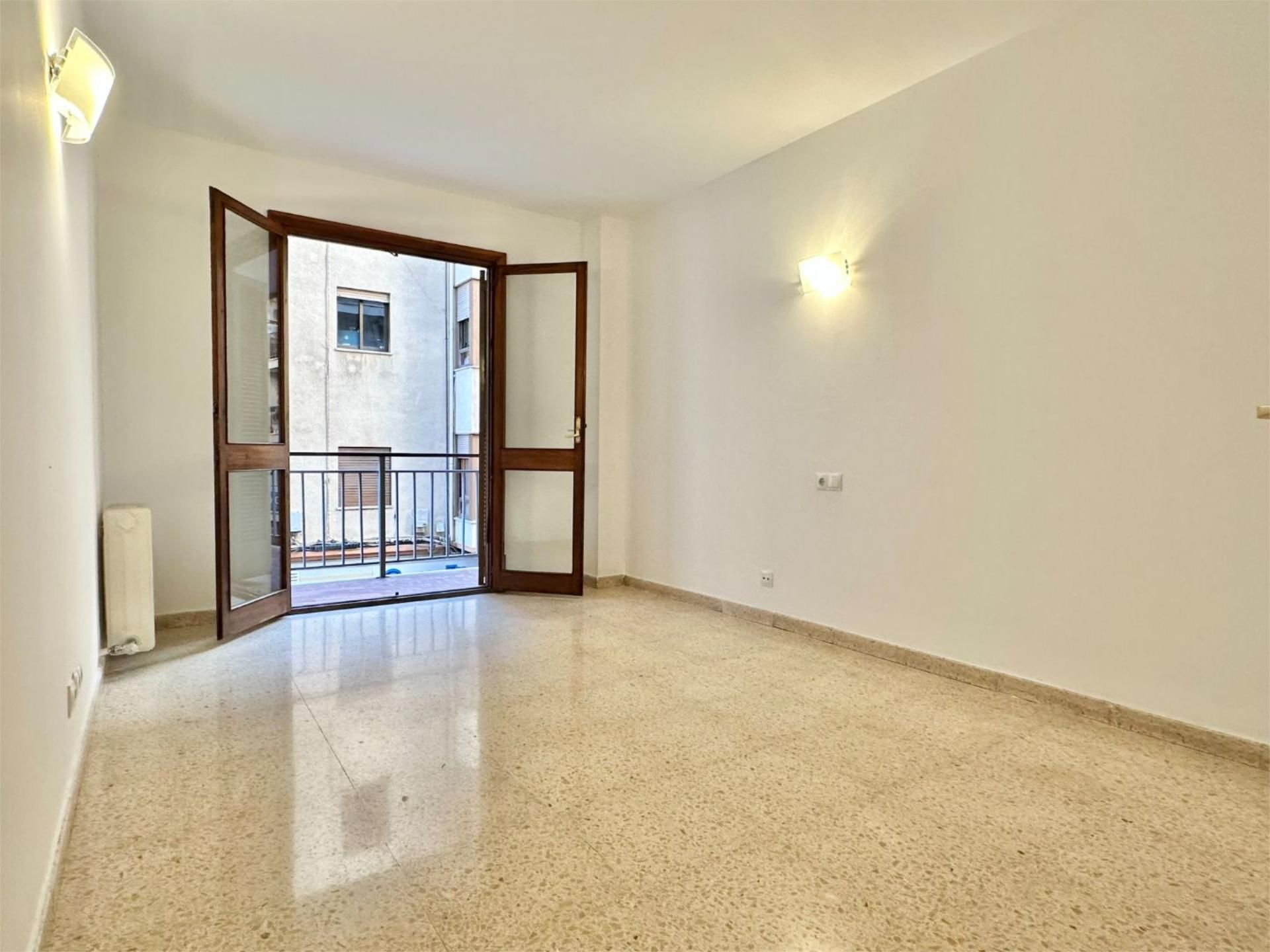 Piso en  Carrer de la Reina Esclaramunda 6 - Foto 4