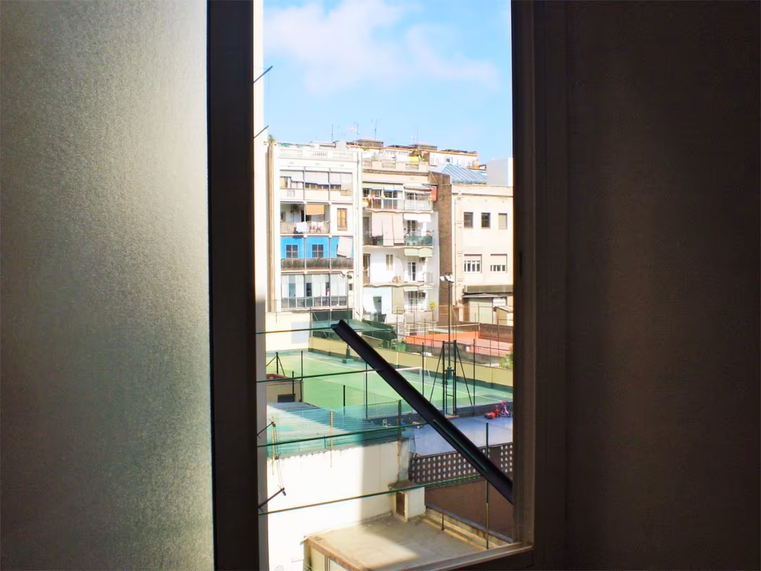 Piso en  Carrer del Comte Borrell 32 - Foto 14