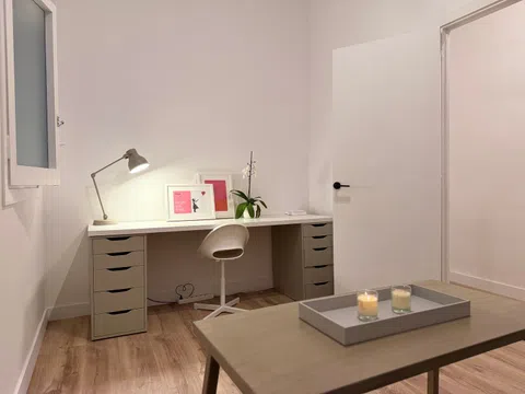 Estudio en avenida Lluís Companys i Jover, 27