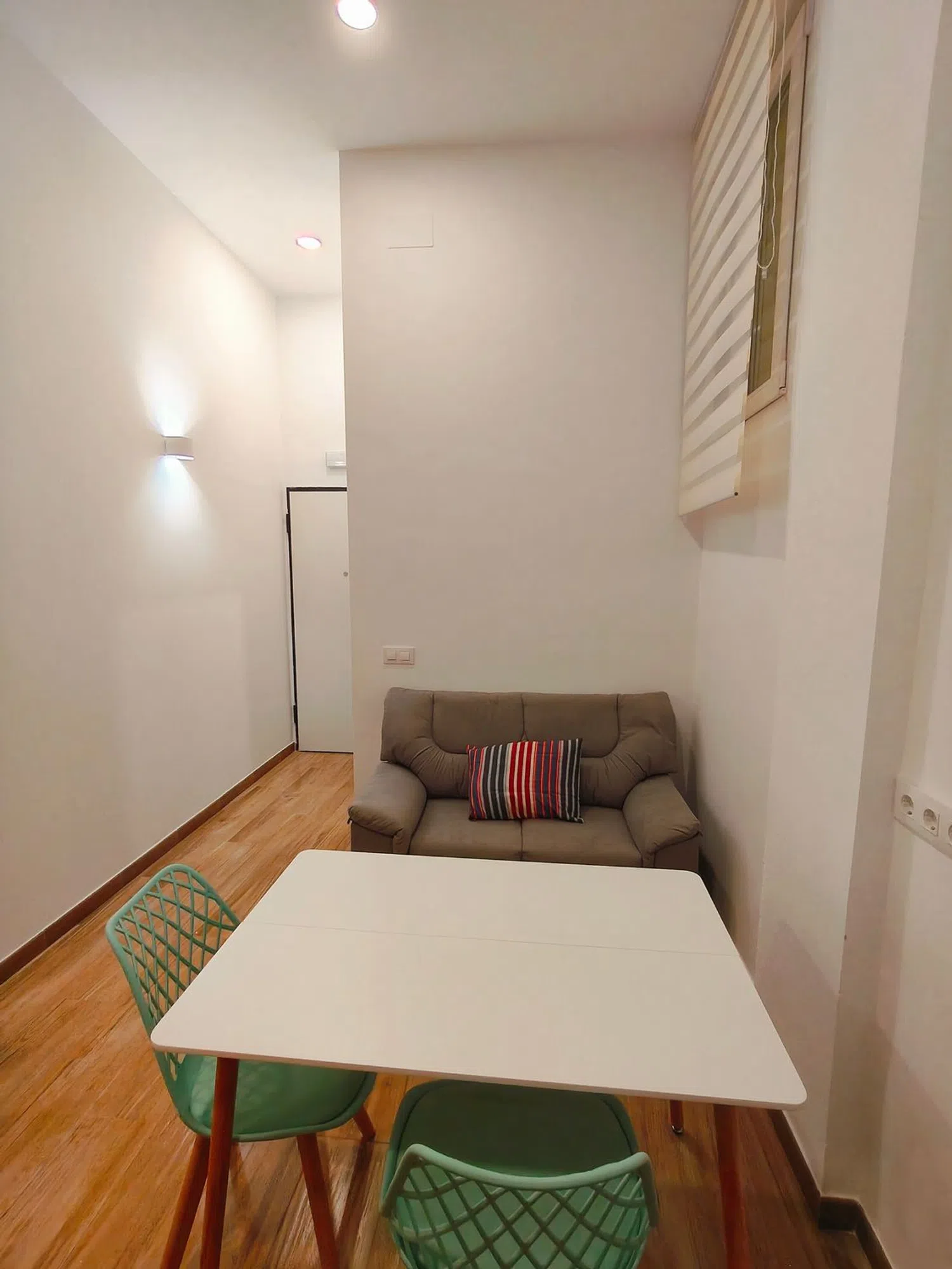 Estudio en calle Enrique Granados, 10 - Foto 2