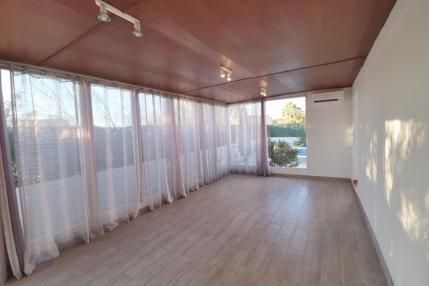 Chalet pareado en Calle Riu Turia - Foto 10