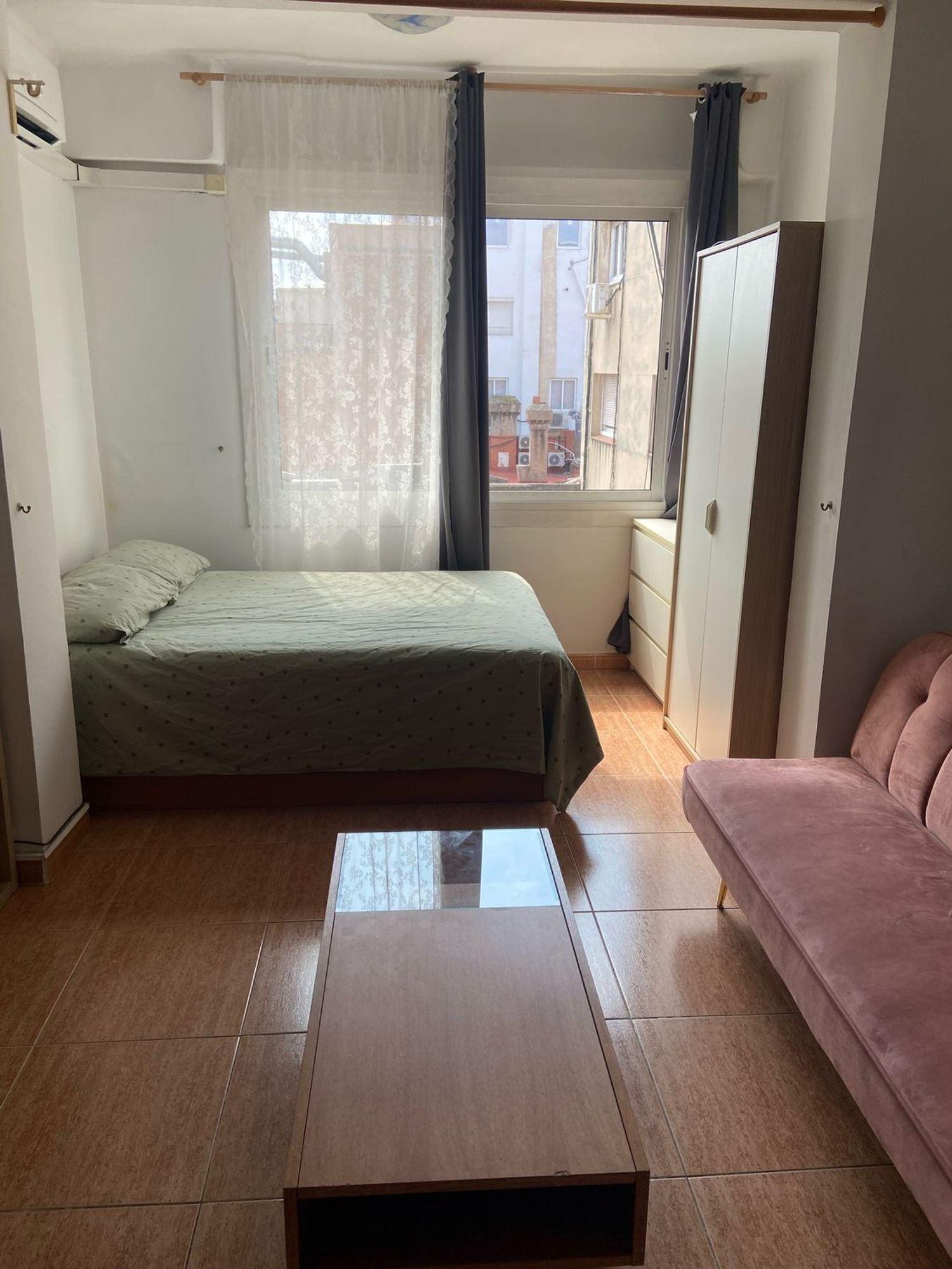 Estudio en Gran Via de les Corts Catalanes, 628 - Foto 1