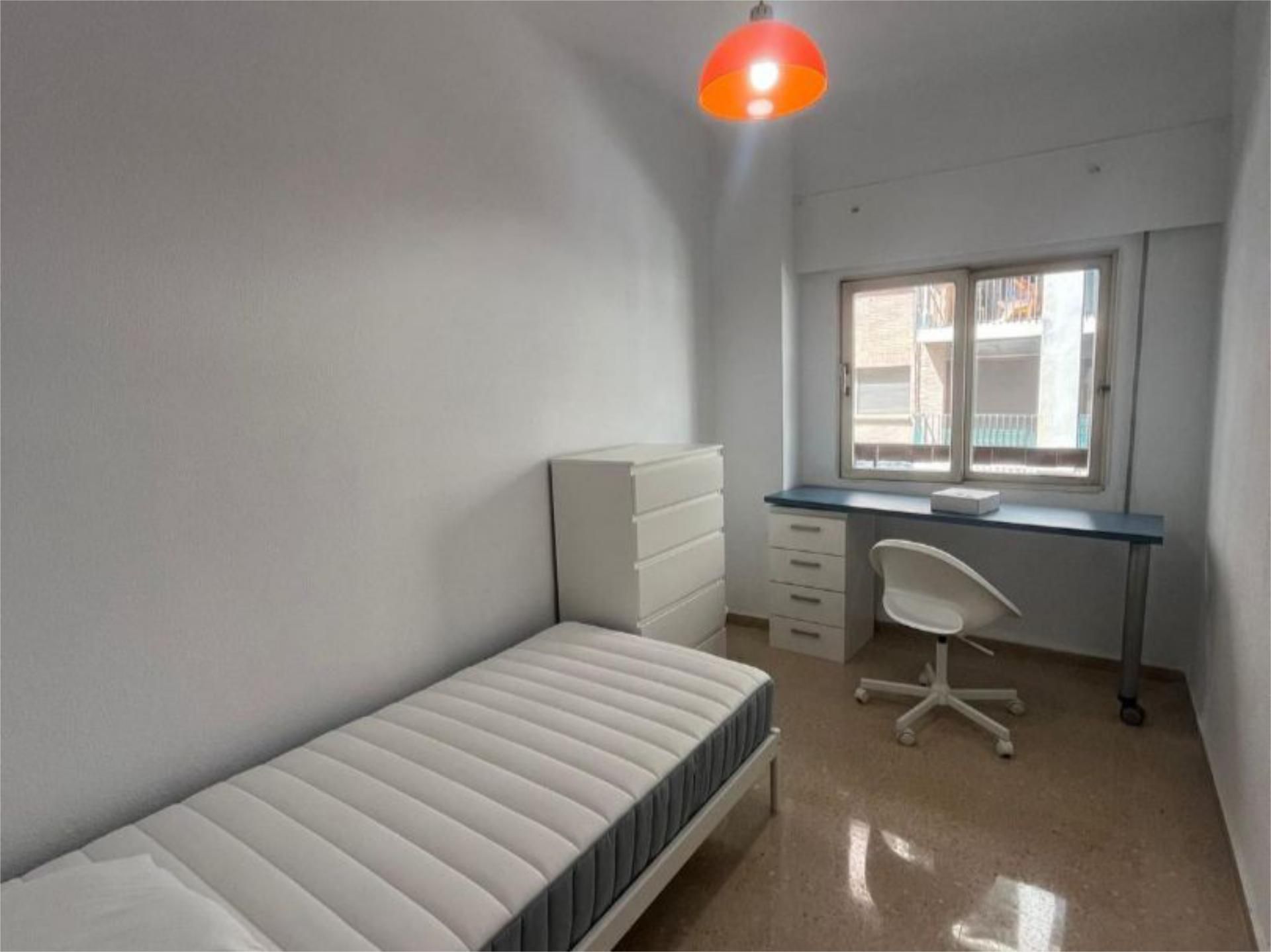 Piso en  Plaça de Vicent Iborra 7 - Foto 5