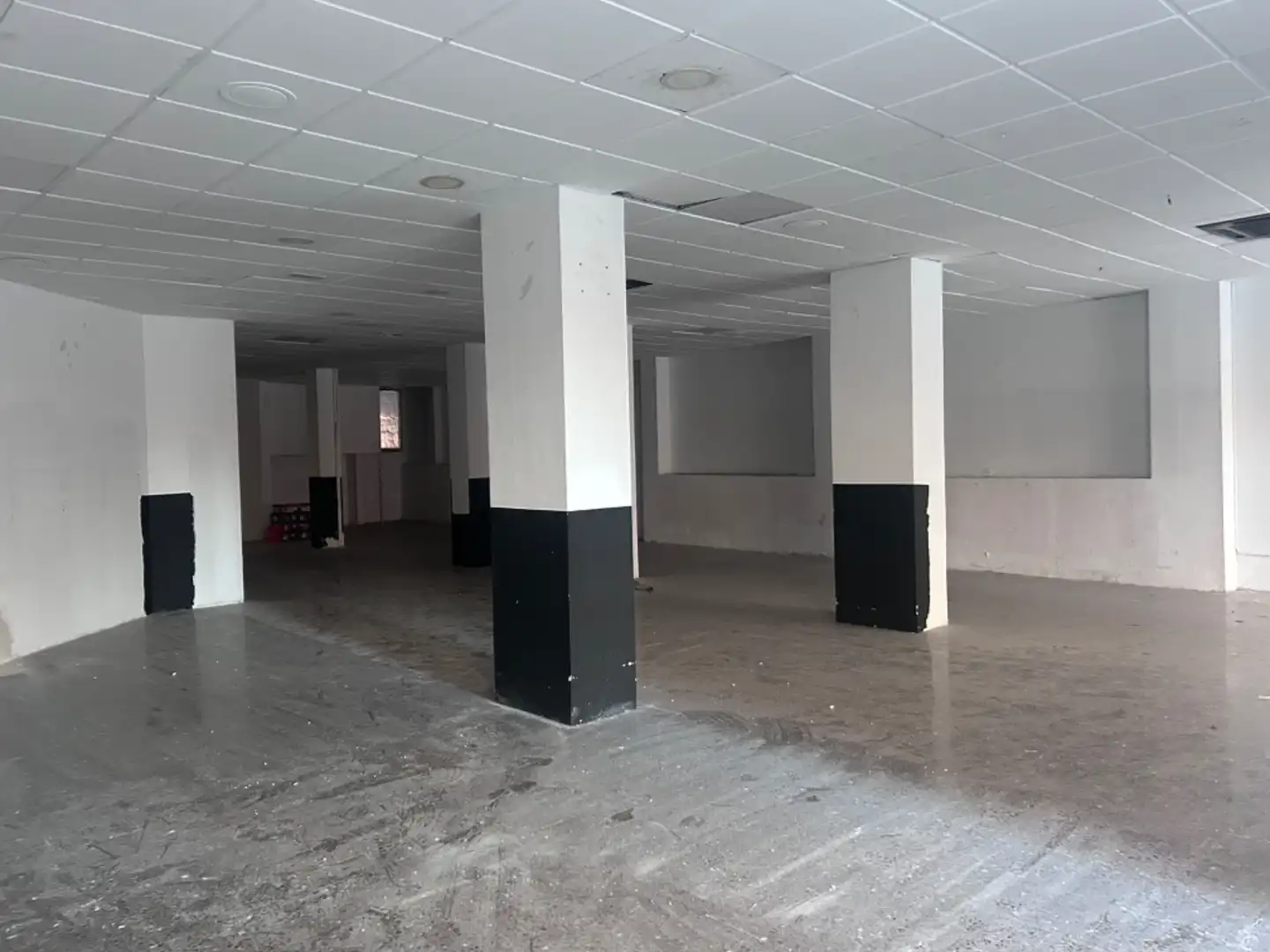Local comercial en  Avinguda de Josep Tarradellas - Foto 3