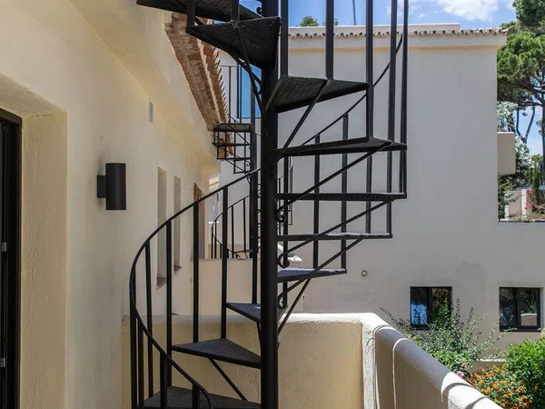 Chalet adosado en Urbanización Los Pinos de Aloha, 10, Aloha - Foto 7