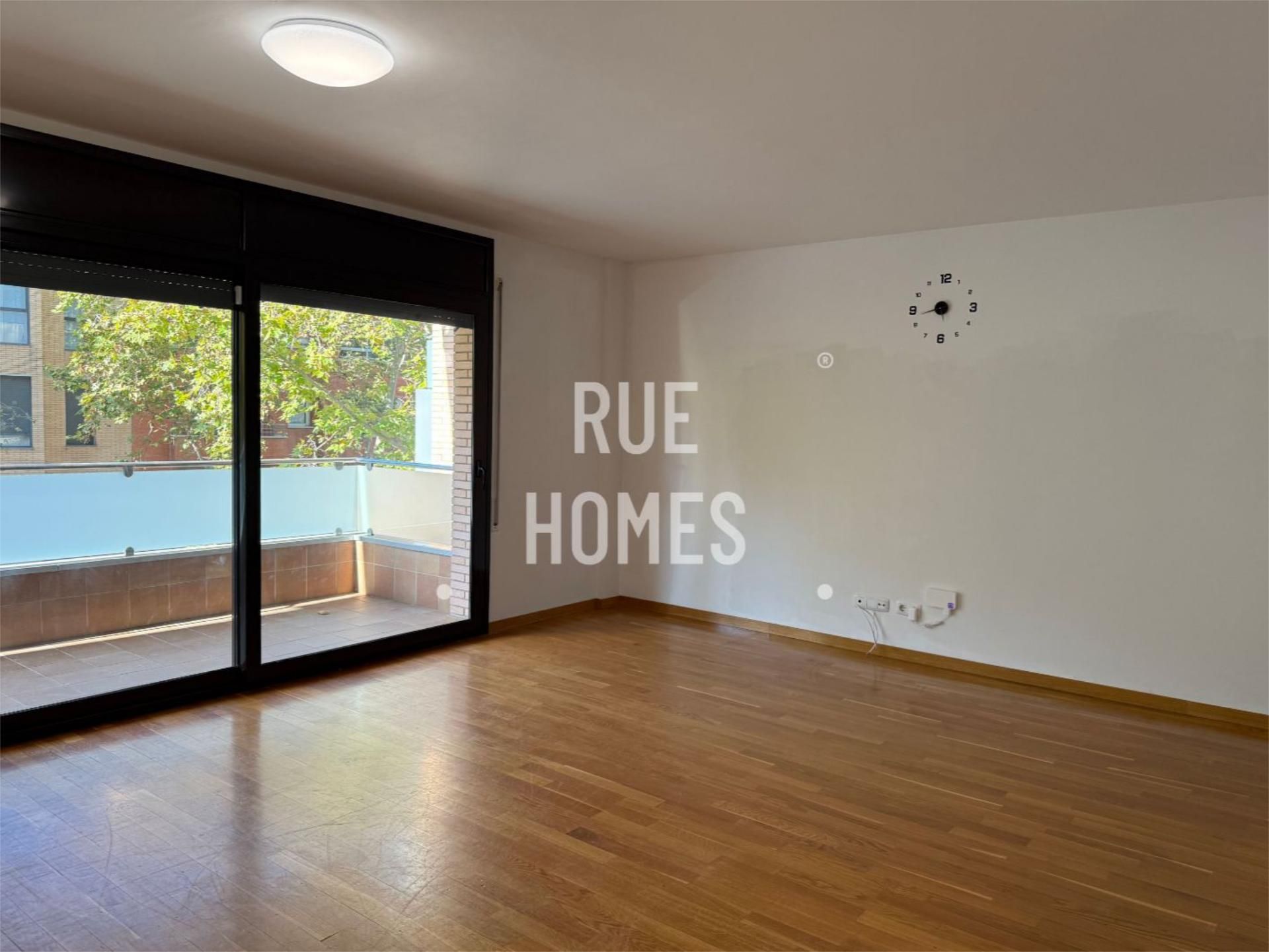 Piso en  Plaça de Maria Vinyes 3 - Foto 3