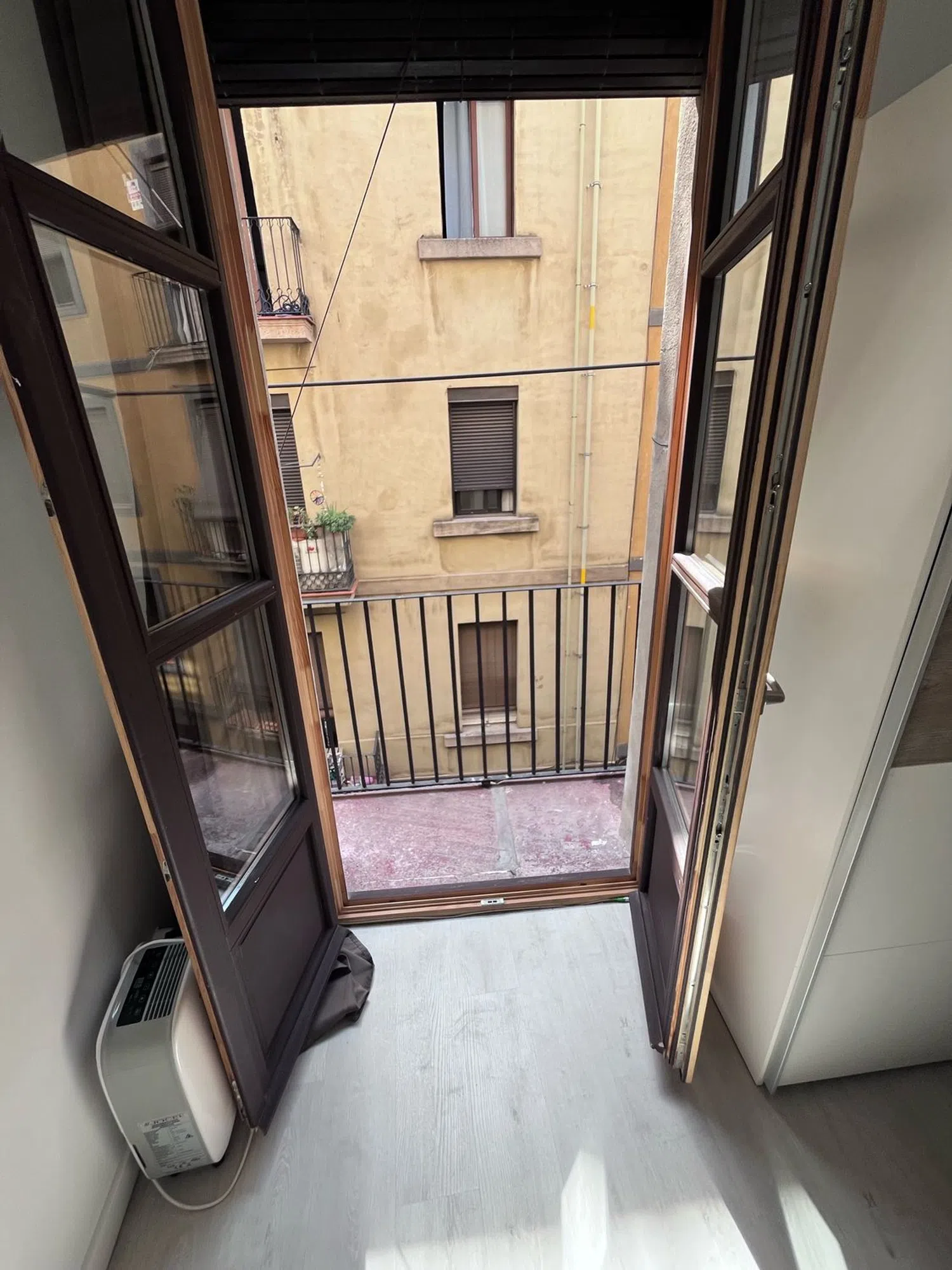 Piso en ronda de Sant Antoni, 50 - Foto 10
