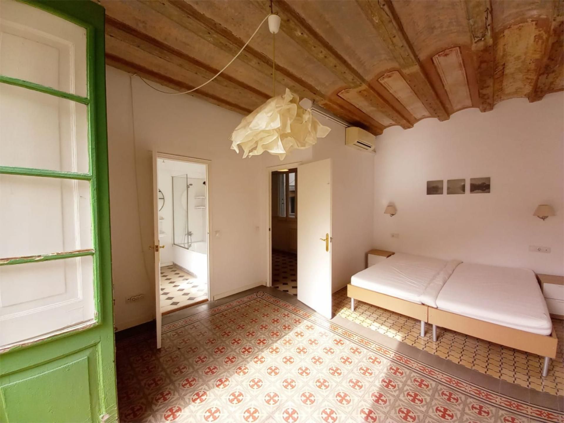 Piso en  Carrer dels Escudellers 5 - Foto 2