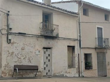 Casa adosada en  Carrer de l'Església 11 - Foto 2