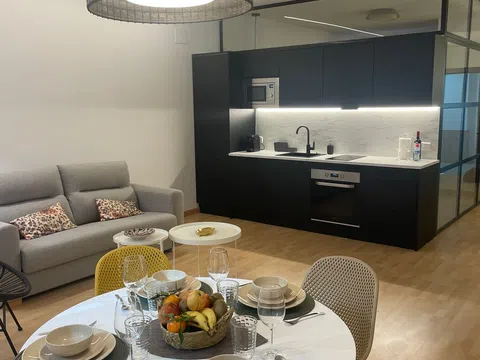 Estudio en avenida de la Industria, 42