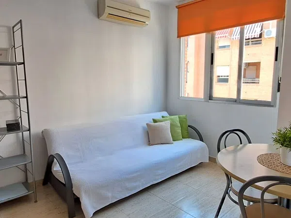 Piso en calle Arquitecto Guardiola, 3