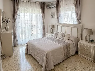 Chalet en  Avenida de Rocío Jurado 1 - Foto 8