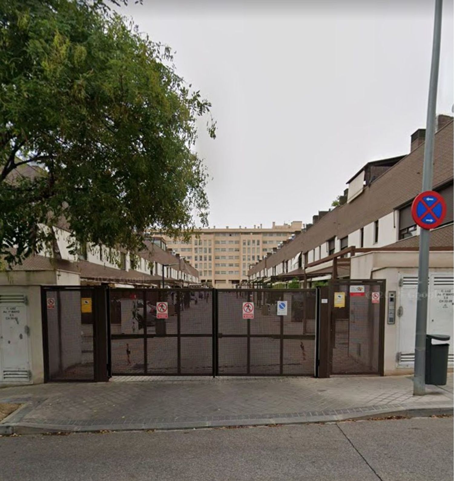 Chalet adosado en avenida 1º de Mayo, 1 - Foto 2