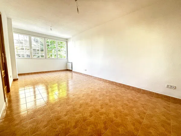 Piso en avenida de Leopoldo Calvo-Sotelo Bustelo, 7