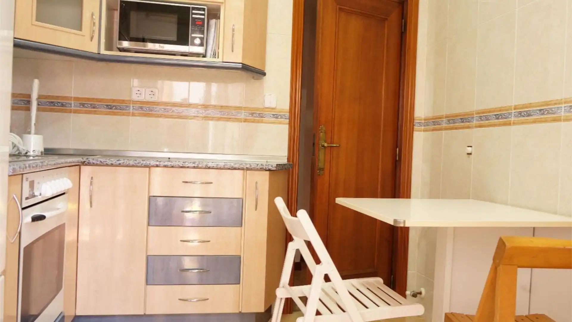 Piso en  Avenida de la Reina Victoria 21 - Foto 2