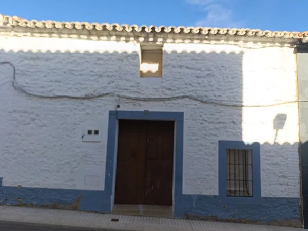 Casa de pueblo en Plaza Reyes Huertas s/n - Foto 1