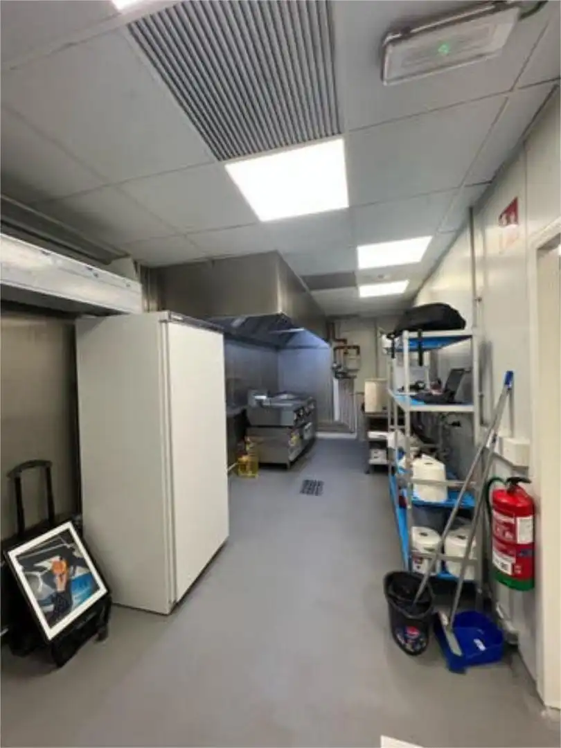 Local comercial en Atocha - Foto 1