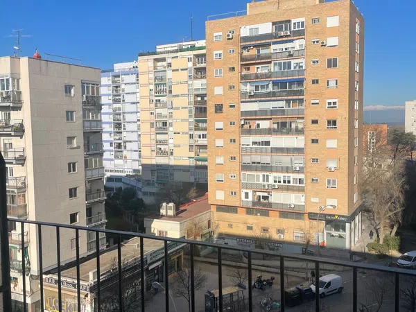 Piso en avenida del Doctor Federico Rubio y Galí, 110