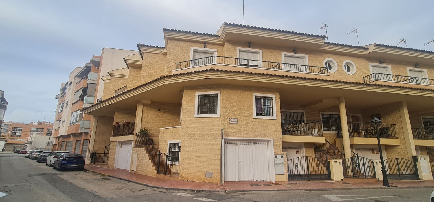 Chalet adosado en Calle Carlos I, 10 - Foto 7