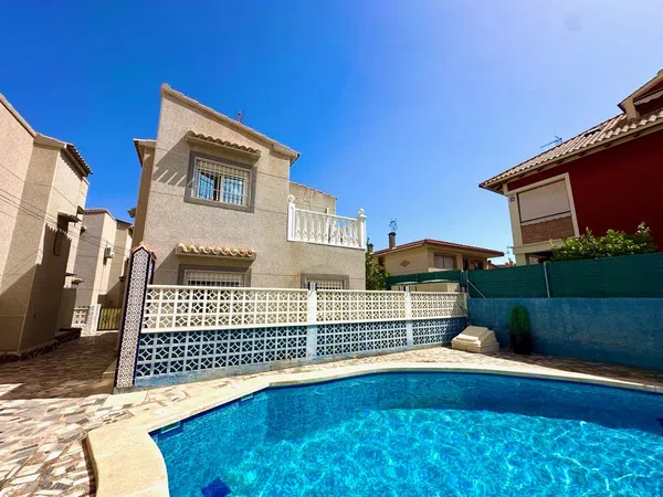 Chalet pareado en Calle Matilde Peñaranda, 14, Nueva Torrevieja - Foto 1