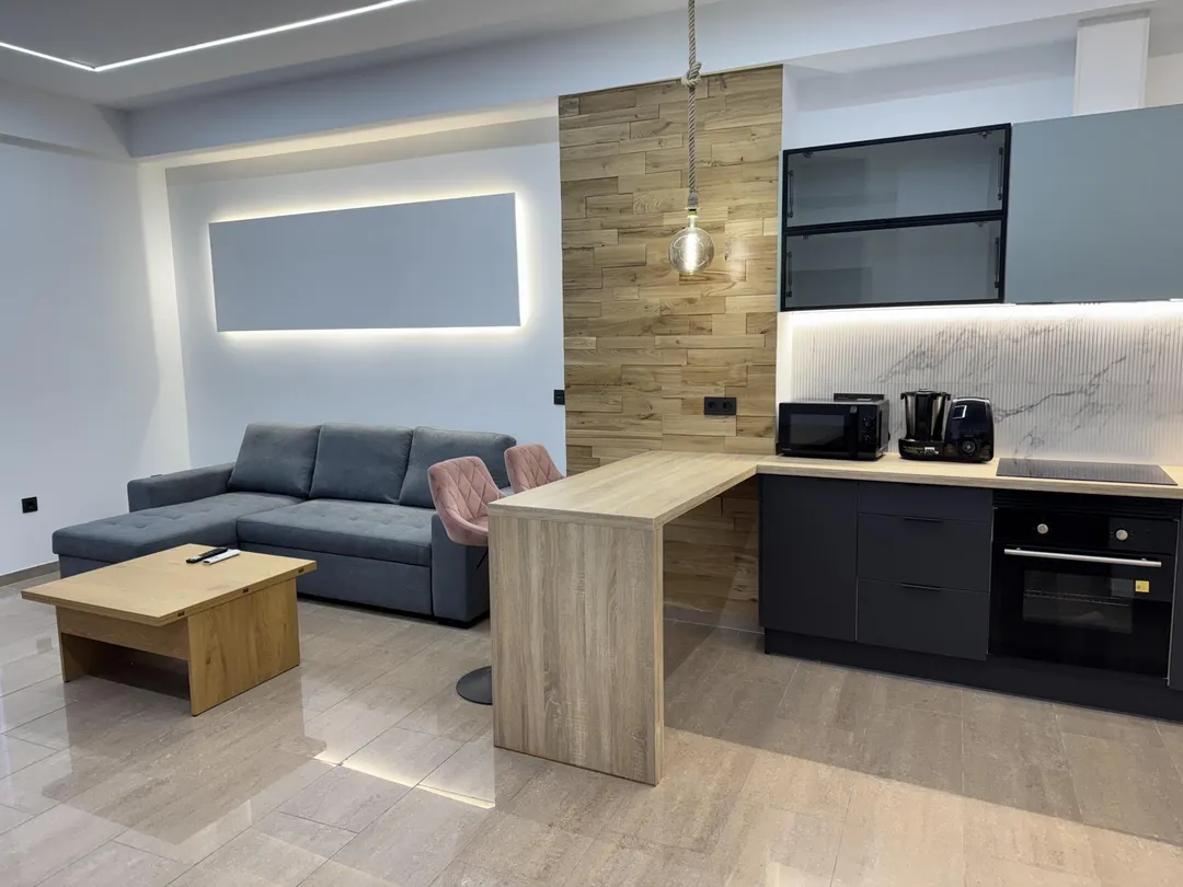 Planta baja en  Carrer León Sánchez Sáez 36 - Foto 1