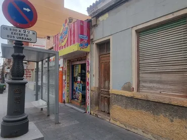 Planta baja en  Avinguda del País Valencià 6 - Foto 1