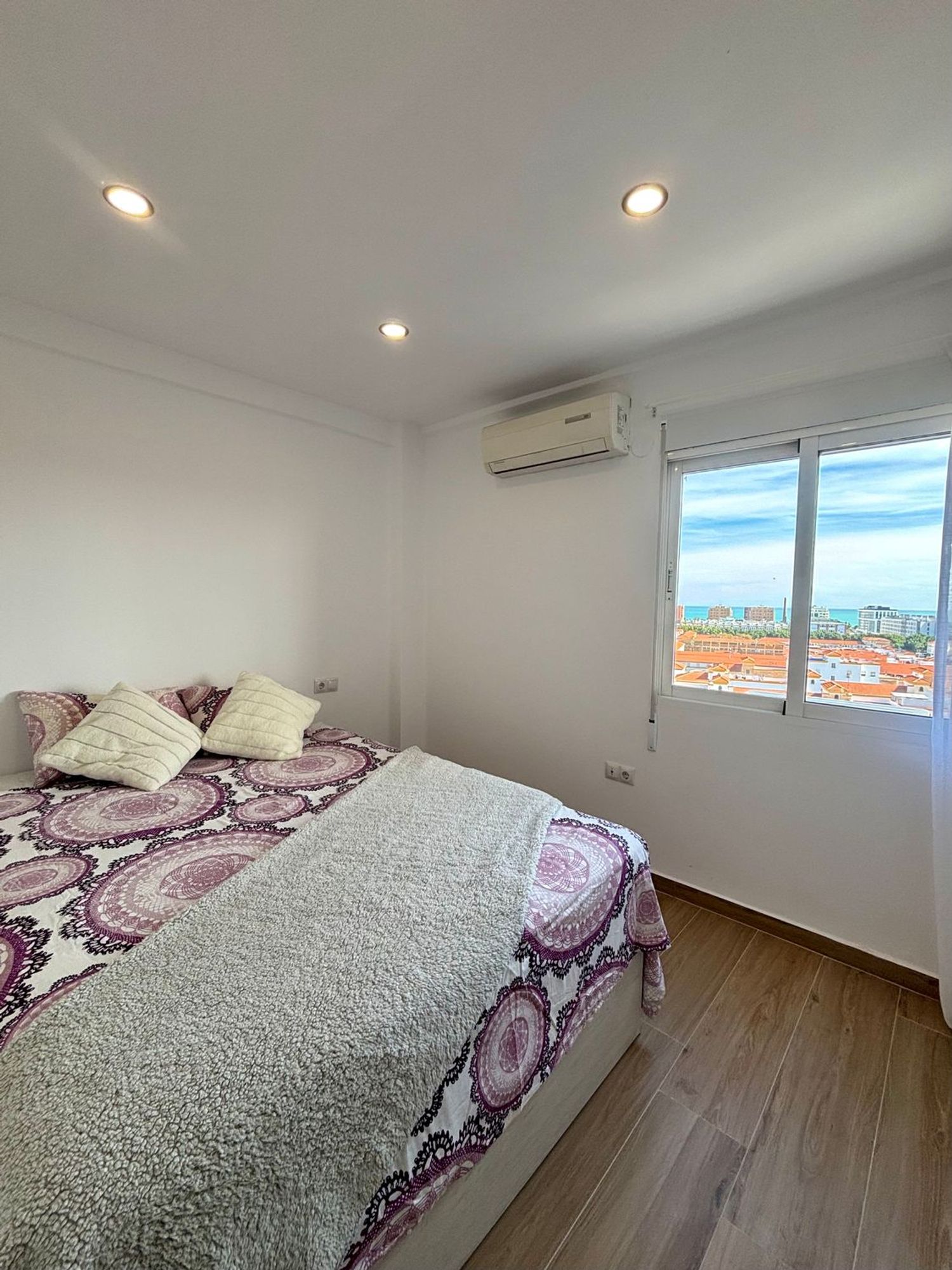 Piso en calle Héroe de Sostoa, 200 - Foto 2