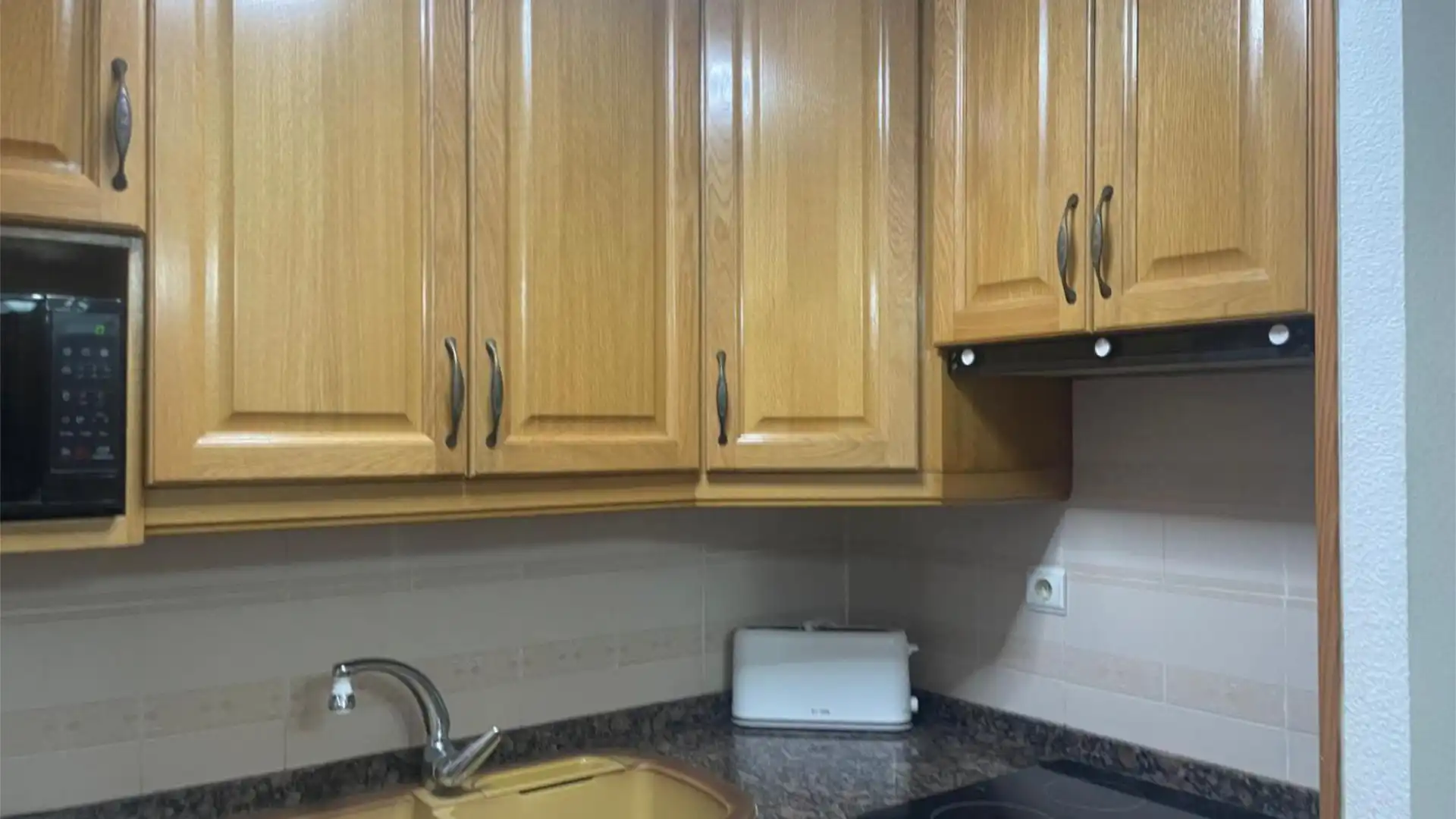 Casa adosada en  Carrer Colombia 100 - Foto 5