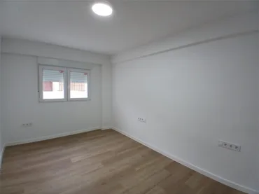 Piso en  Carrer de Ciril Amorós 28 - Foto 3