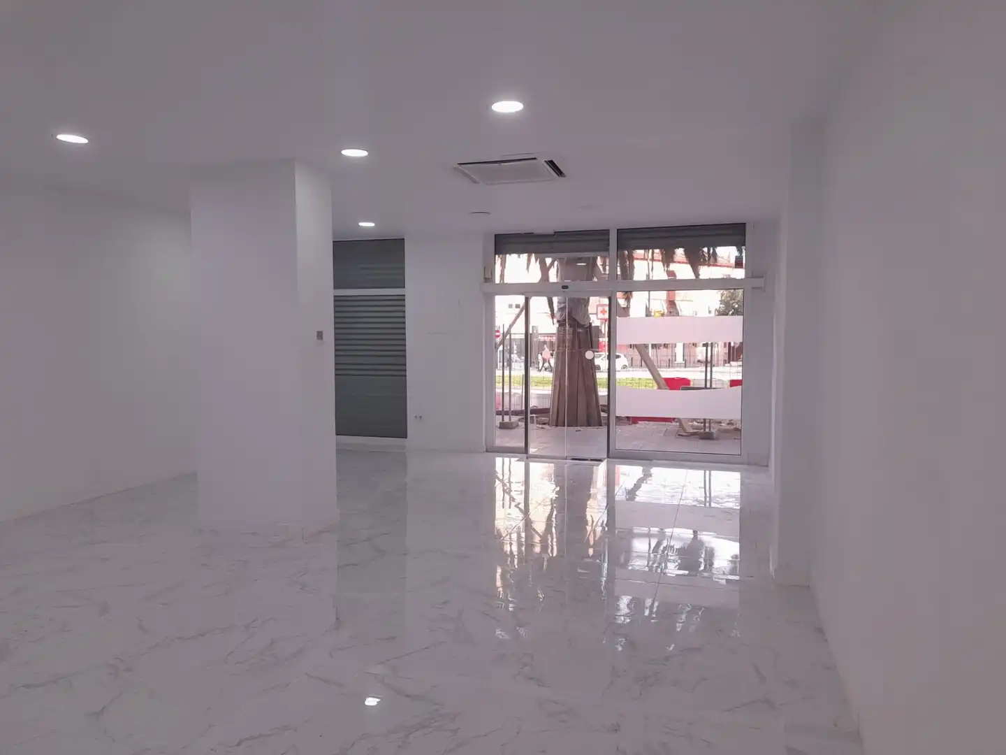 Local comercial en  CORNELLA - Foto 13