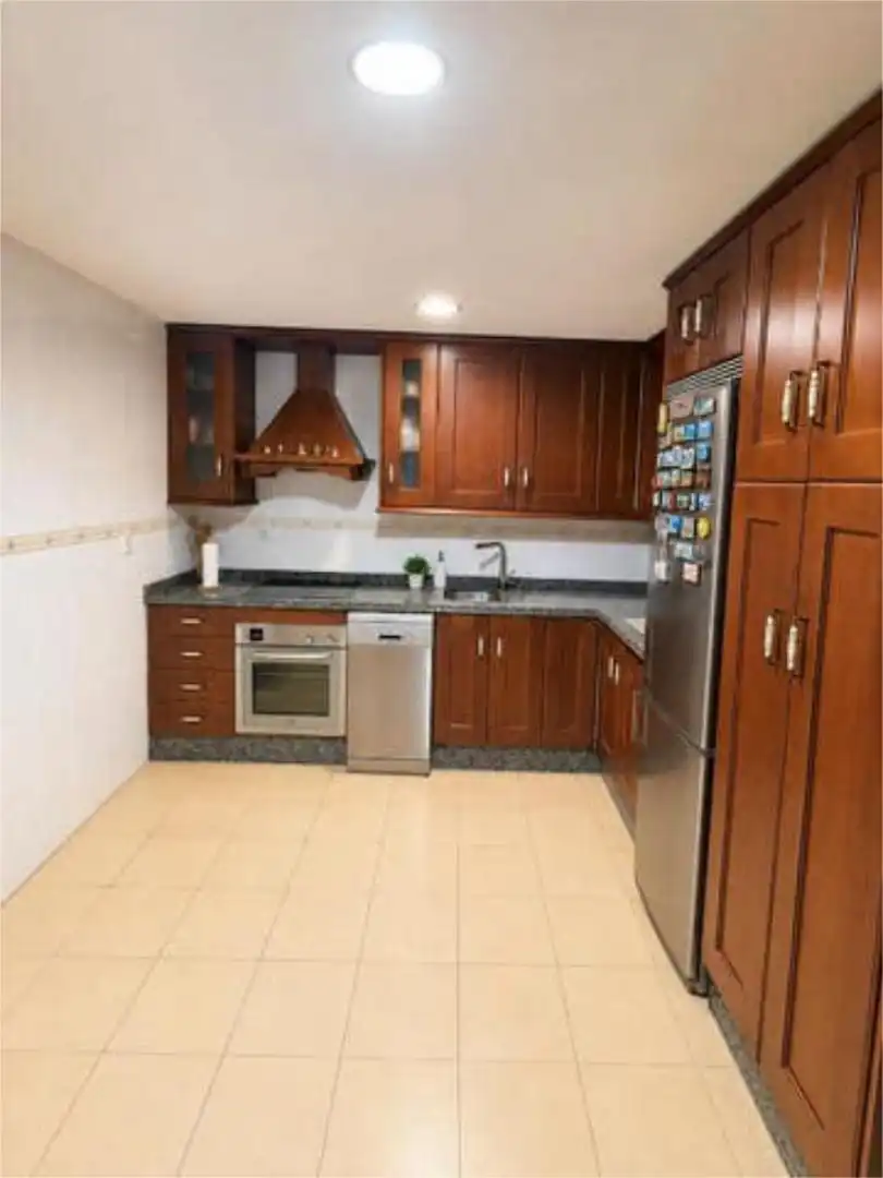 Piso en Junto al nuevo Consum - Foto 6