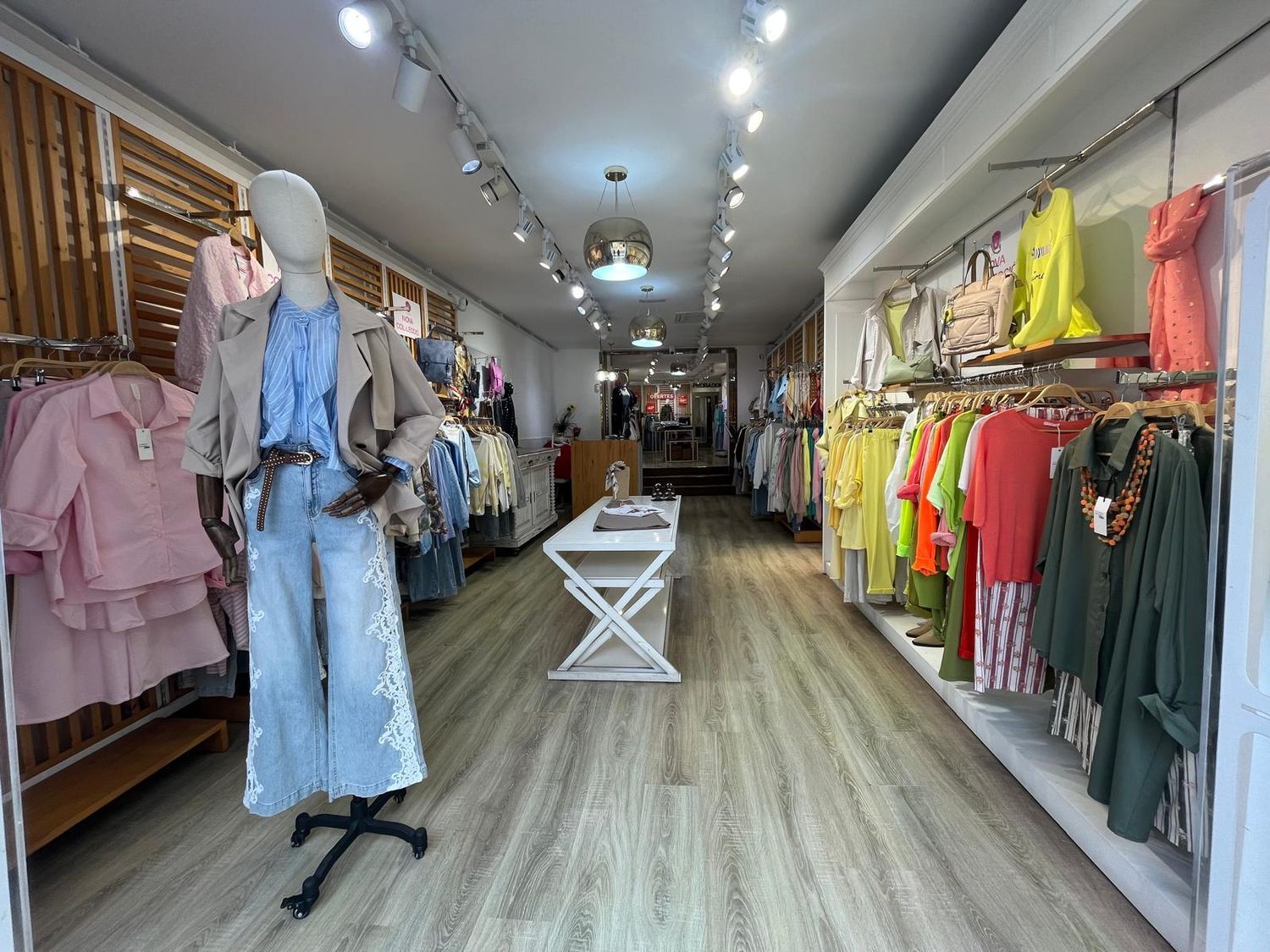 Tienda de ropa en calle de Francesc Layret, 20 - Foto 4