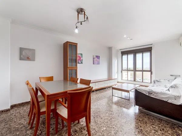 Piso en calle de Carmen Estellés, 10