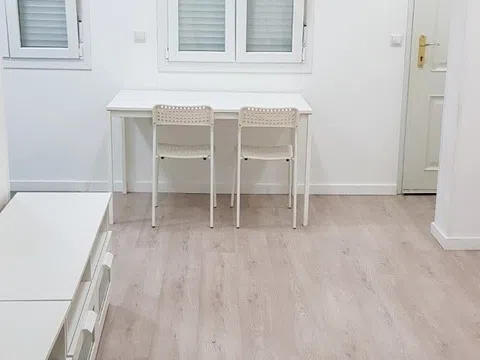 Piso en calle Illescas, 75  bajo a