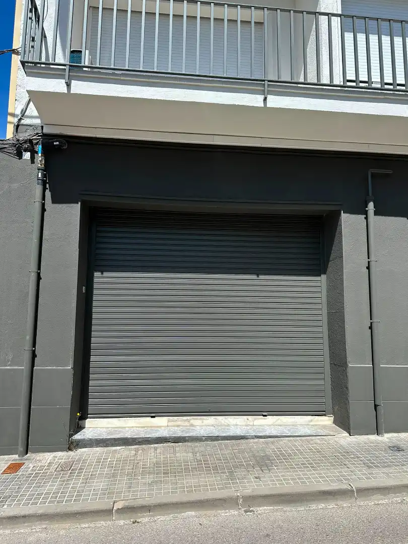 Local comercial en  Carrer de Sant Isidre 48 - Foto 3