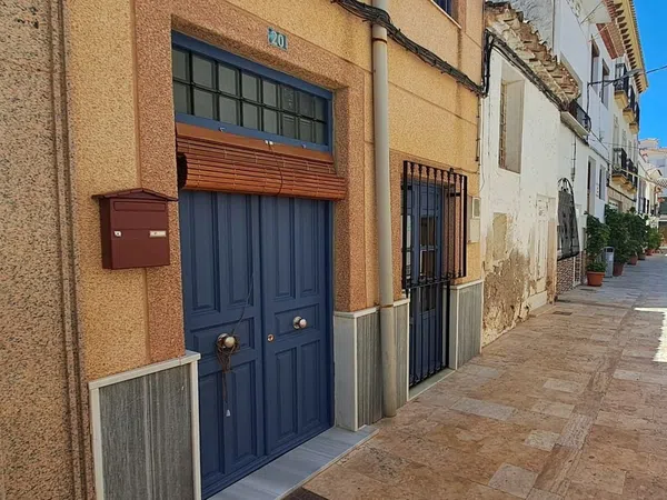 Casa de pueblo en Calle Parrales, 20 - Foto 2