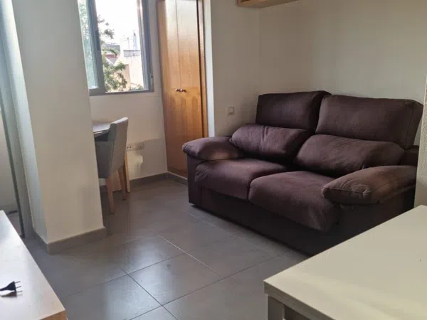 Estudio en plaza Concepción Alemán, 6