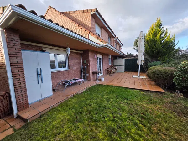 Chalet pareado en calle Júcar, 20 - Foto 1