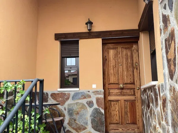 Chalet pareado en Calle Víctimas del Terrorismo s/n - Foto 1