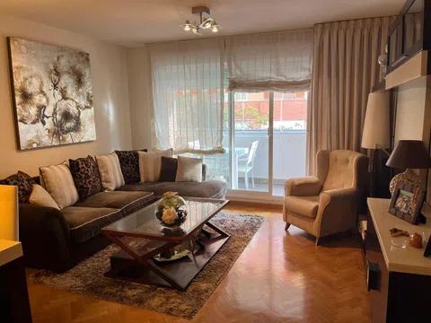 Piso en calle París, 20