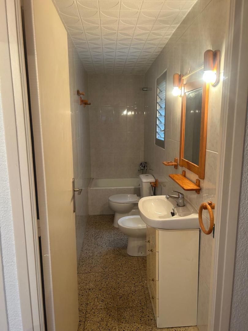 Piso en avenida Avinguda de Frederic Rahola 64 - Foto 3