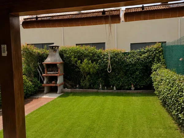 Chalet adosado en Calle Benasa s/n - Foto 1