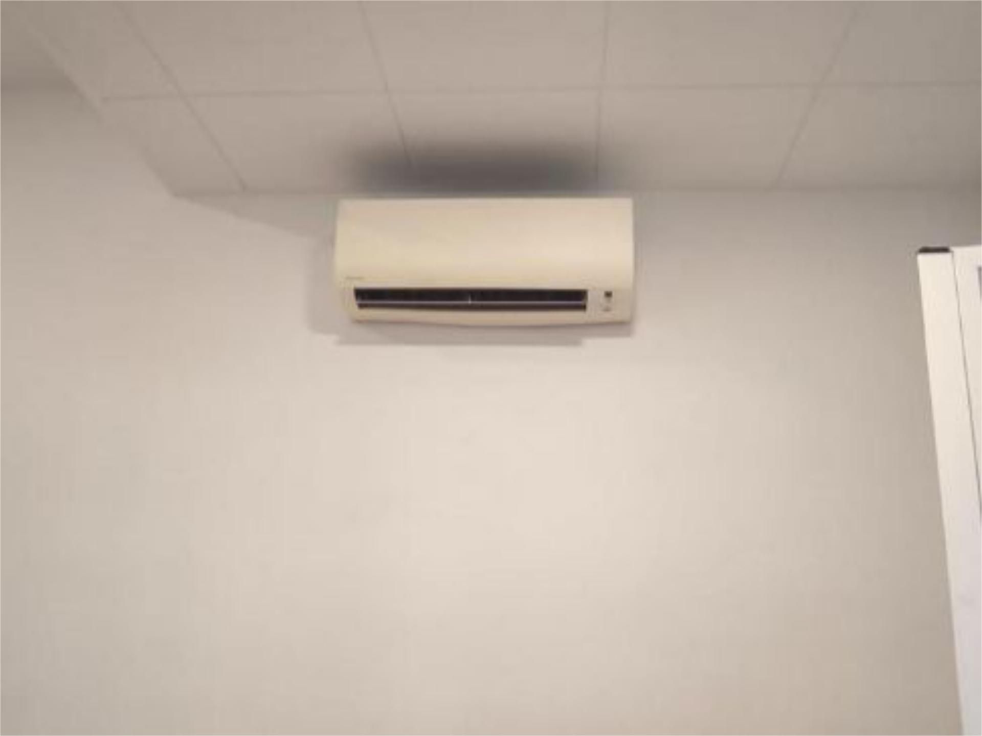 Piso en  Calle de Eugenia de Montijo 80 - Foto 17