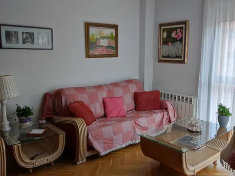 Piso en calle Aquitania, 42